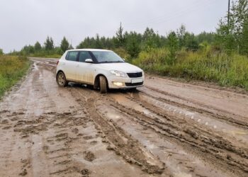Off-Road-Recovery-for-Vehicles-Stuck-in-Ditches-or-Mud-OH